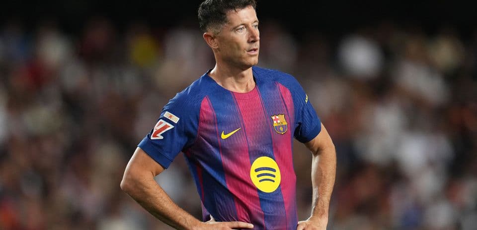 Jugador de Barcelona en el campo durante un partido
