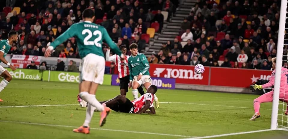 Gol de Liverpool contra Brentford en Premier League