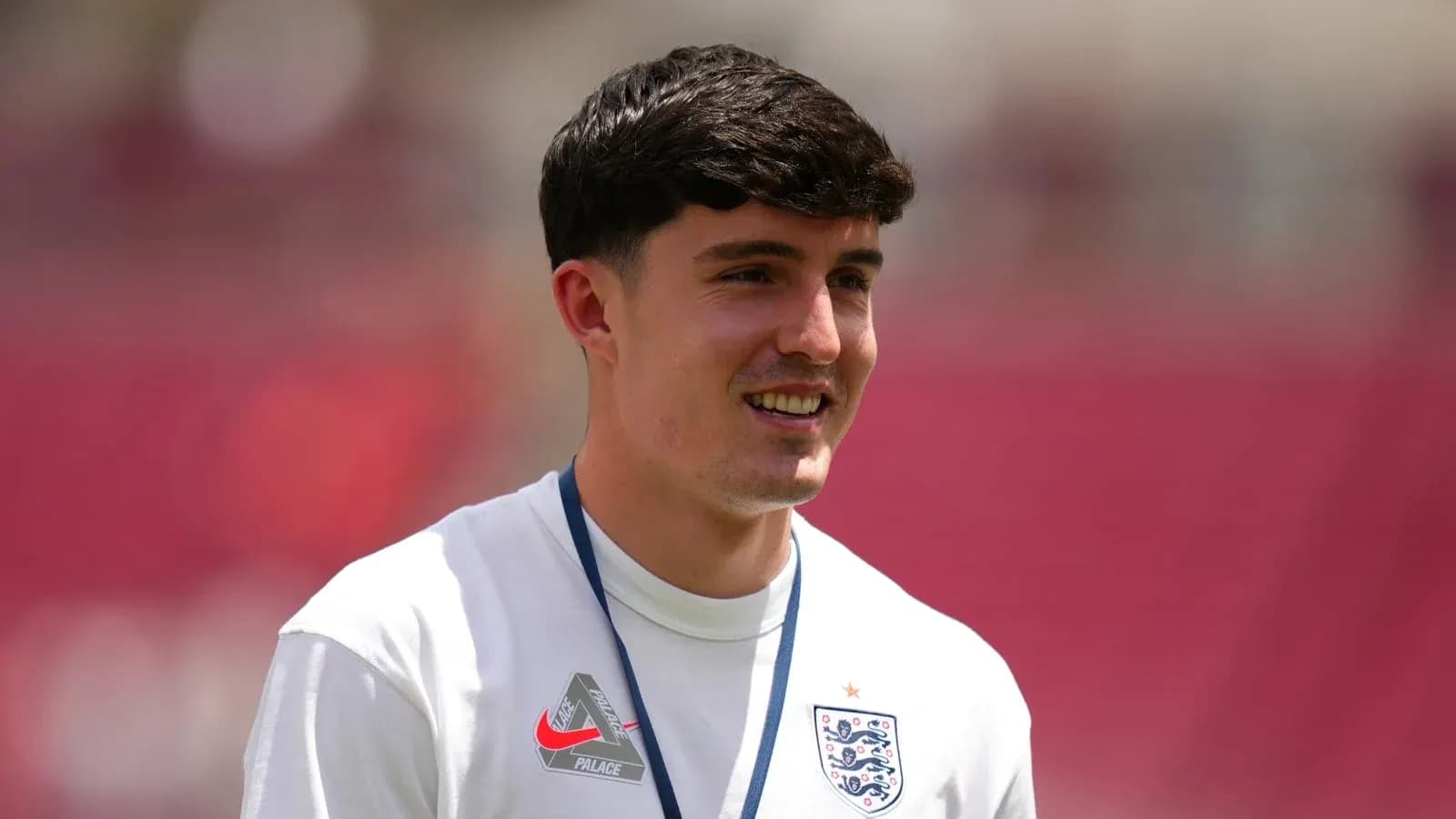 Jugador de Inglaterra en el campo antes del partido