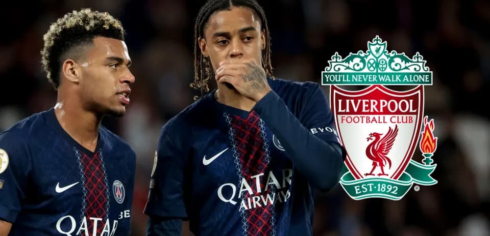 Jugadores de PSG en el campo durante un partido