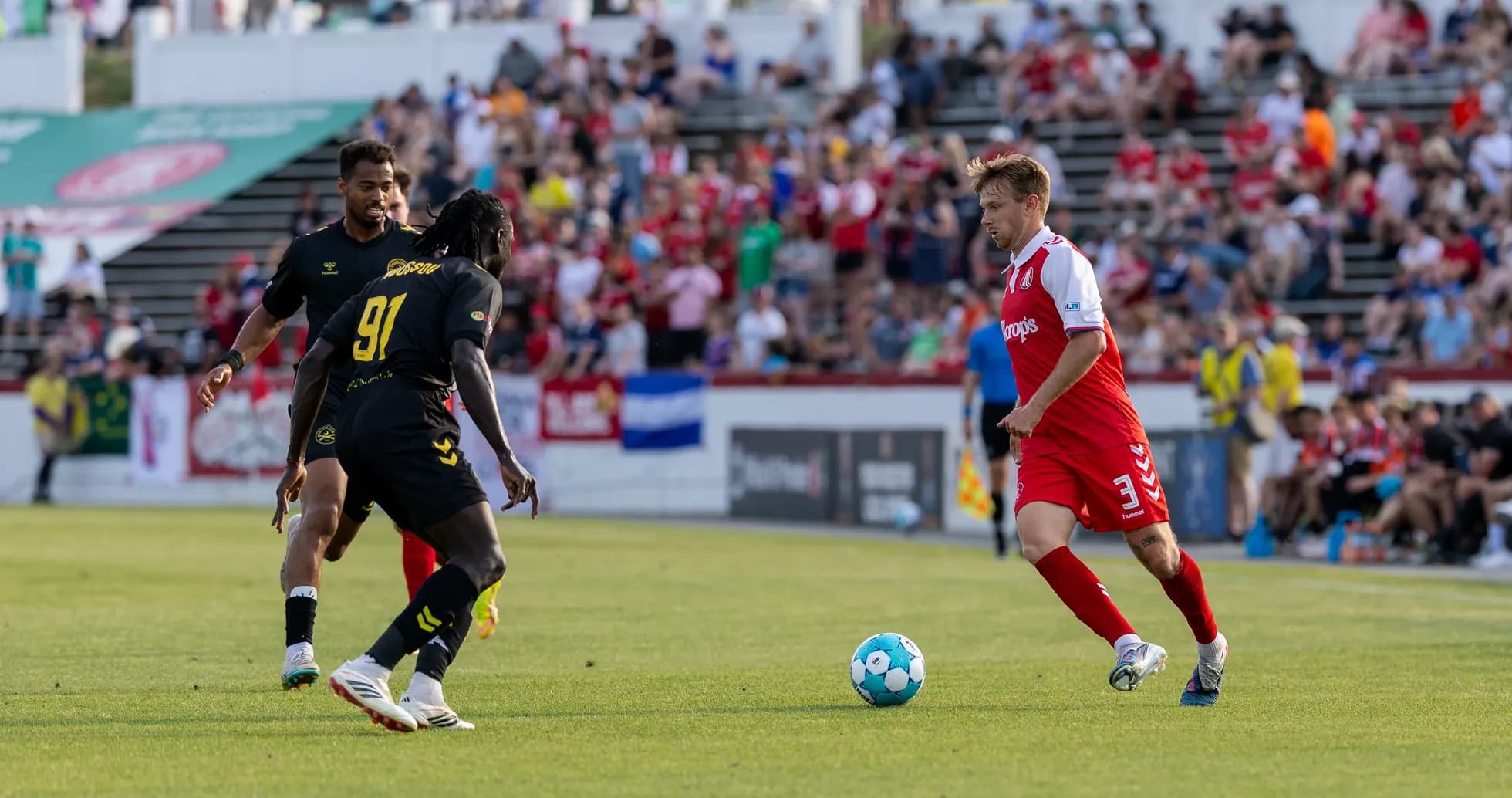 Jugadores de Charleston Battery y FC Tulsa en partido