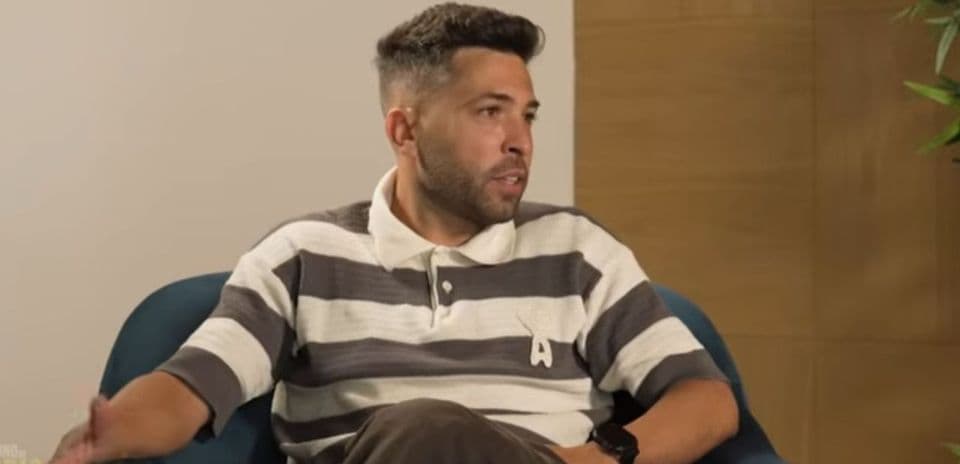 Entrevista a jugador en sillón azul