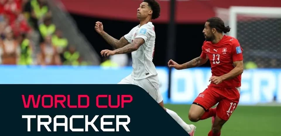 Jugador controlando el balón durante partido de Copa Mundial