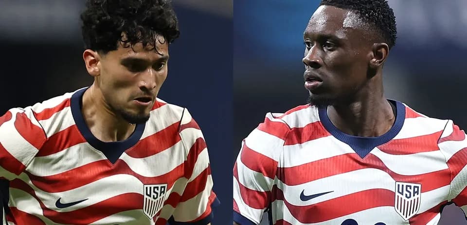 Jugadores de Estados Unidos en acción durante el partido