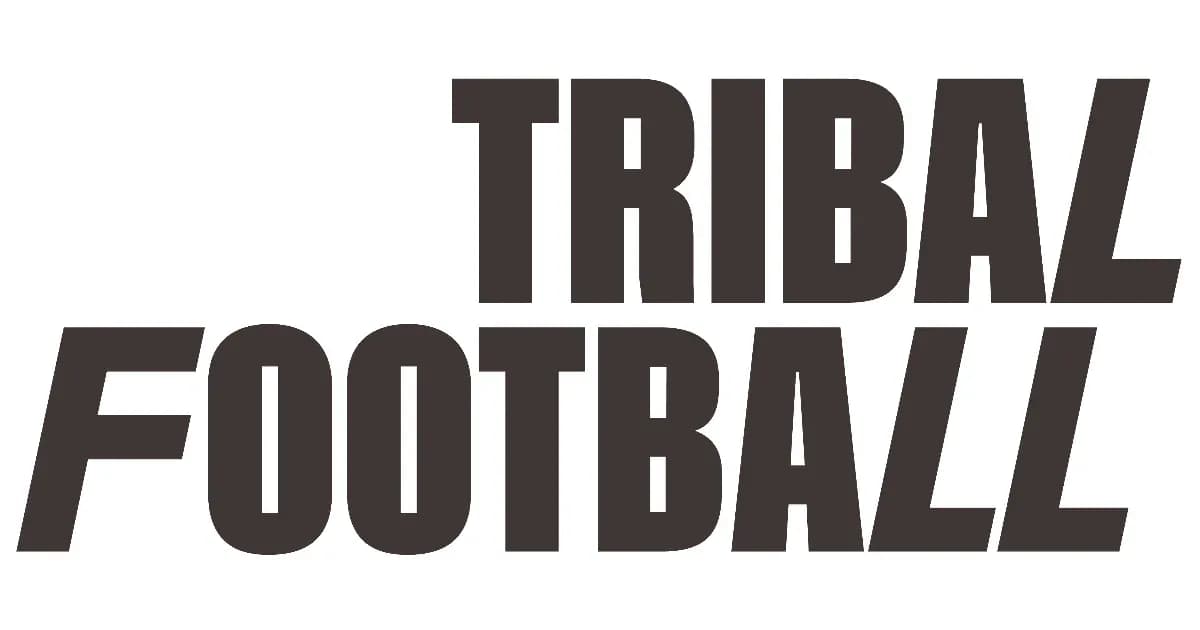 Texto 'TRIBAL FOOTBALL' en letras grandes