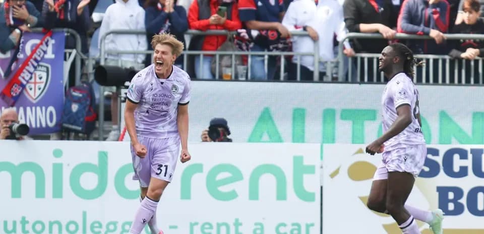 Jugador celebra un gol en Cagliari vs Udinese