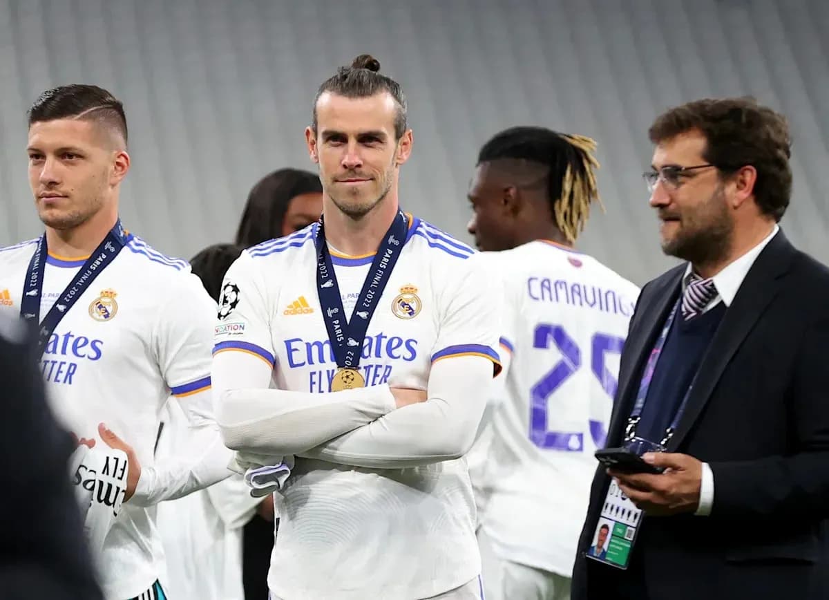 Jugadores del Real Madrid con medallas tras el partido