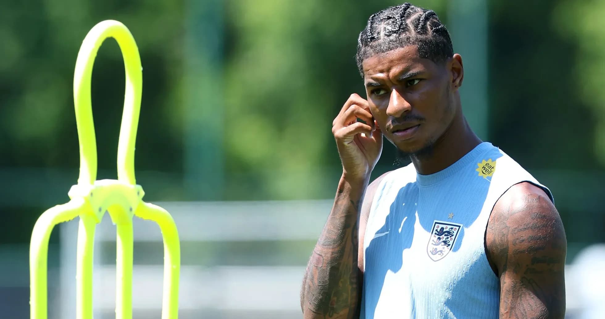 Jugador durante sesión de entrenamiento en campo