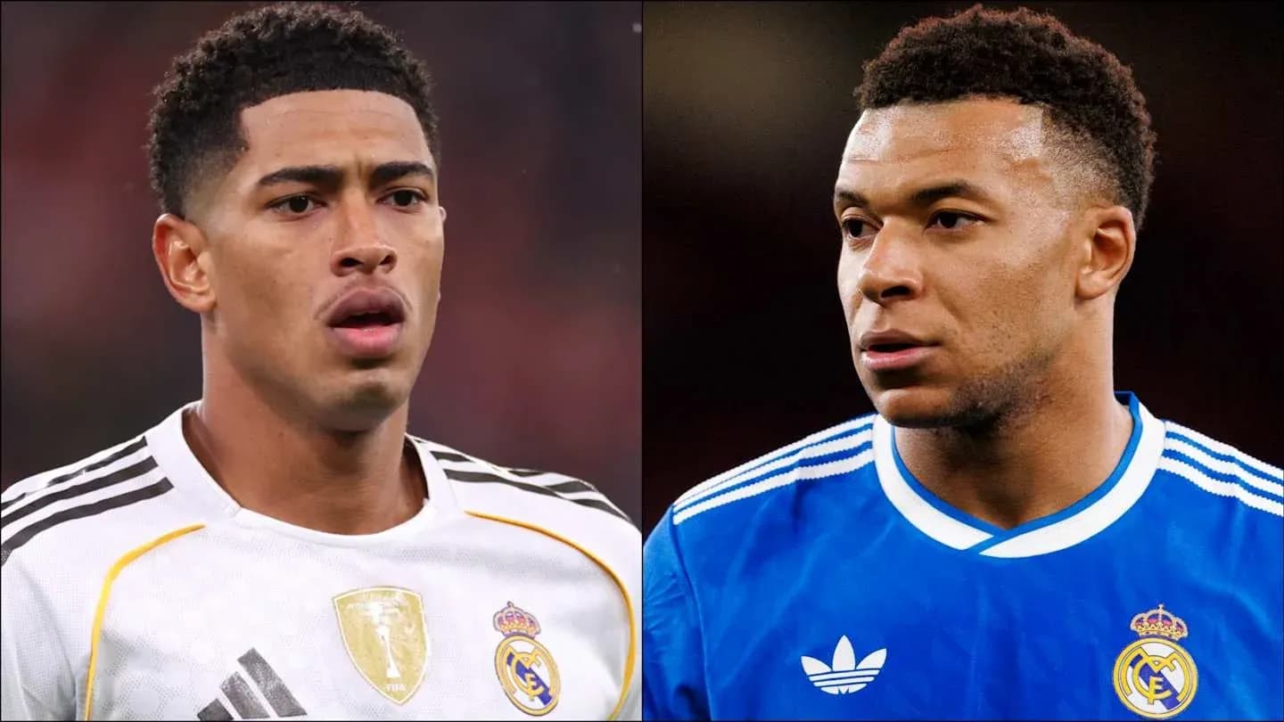 Dos jugadores de fútbol en uniforme de Real Madrid