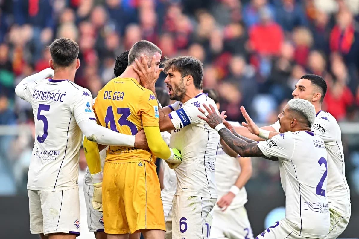 Jugadores de Fiorentina celebrando una jugada