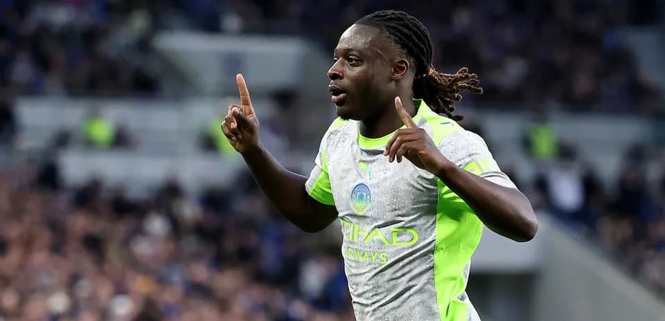 Jugador celebrando un gol de Manchester City