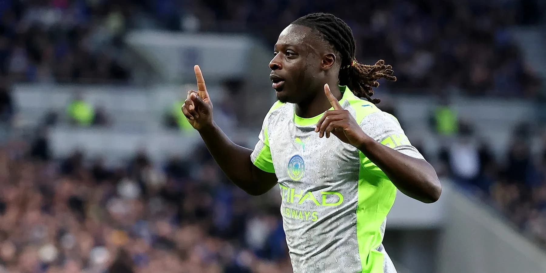 Jugador celebrando un gol de Manchester City