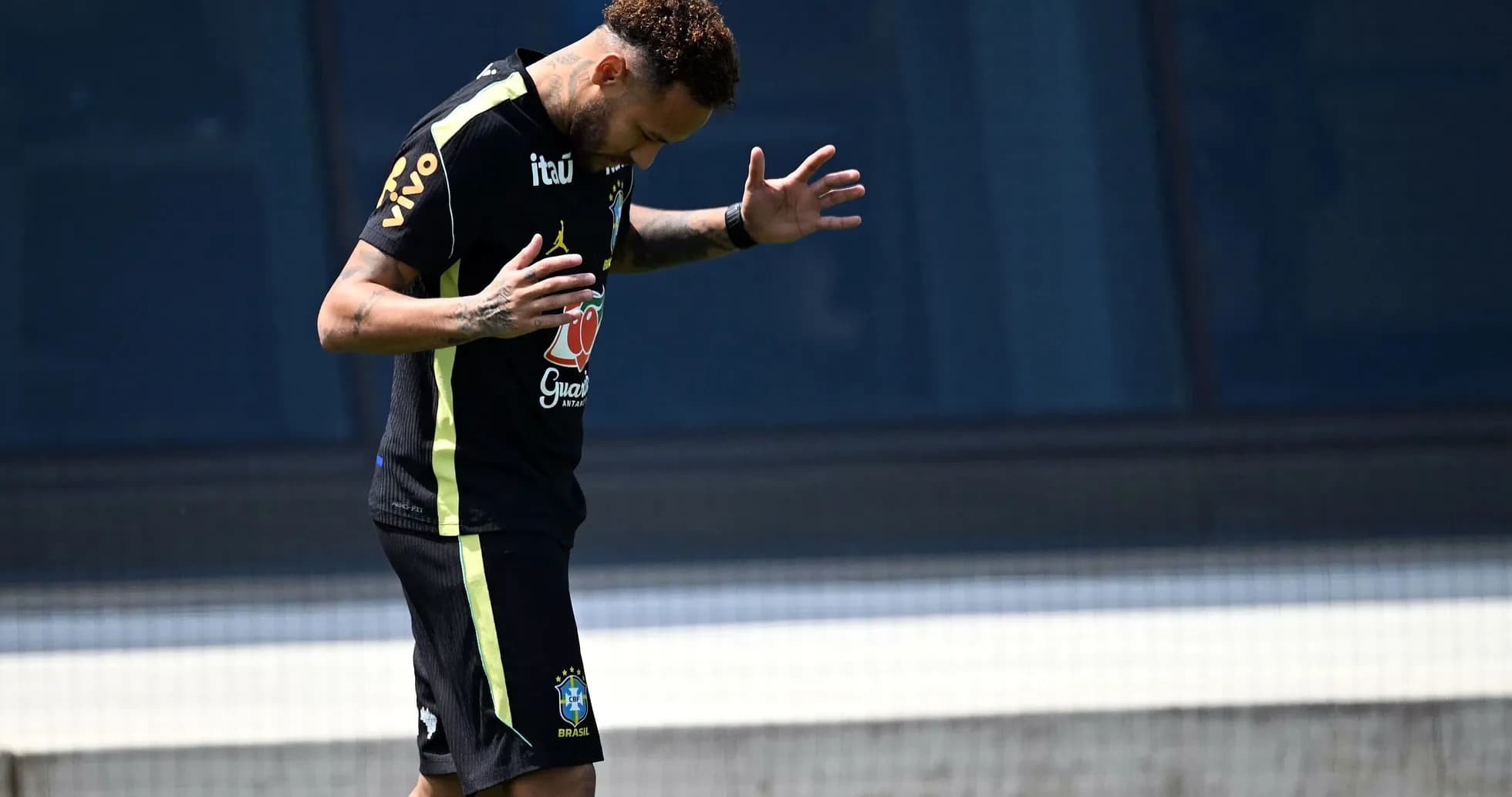 Neymar entrenando con la selección de Brasil