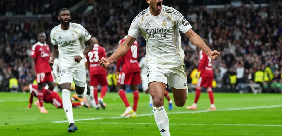 Jugadores de Real Madrid celebrando un gol