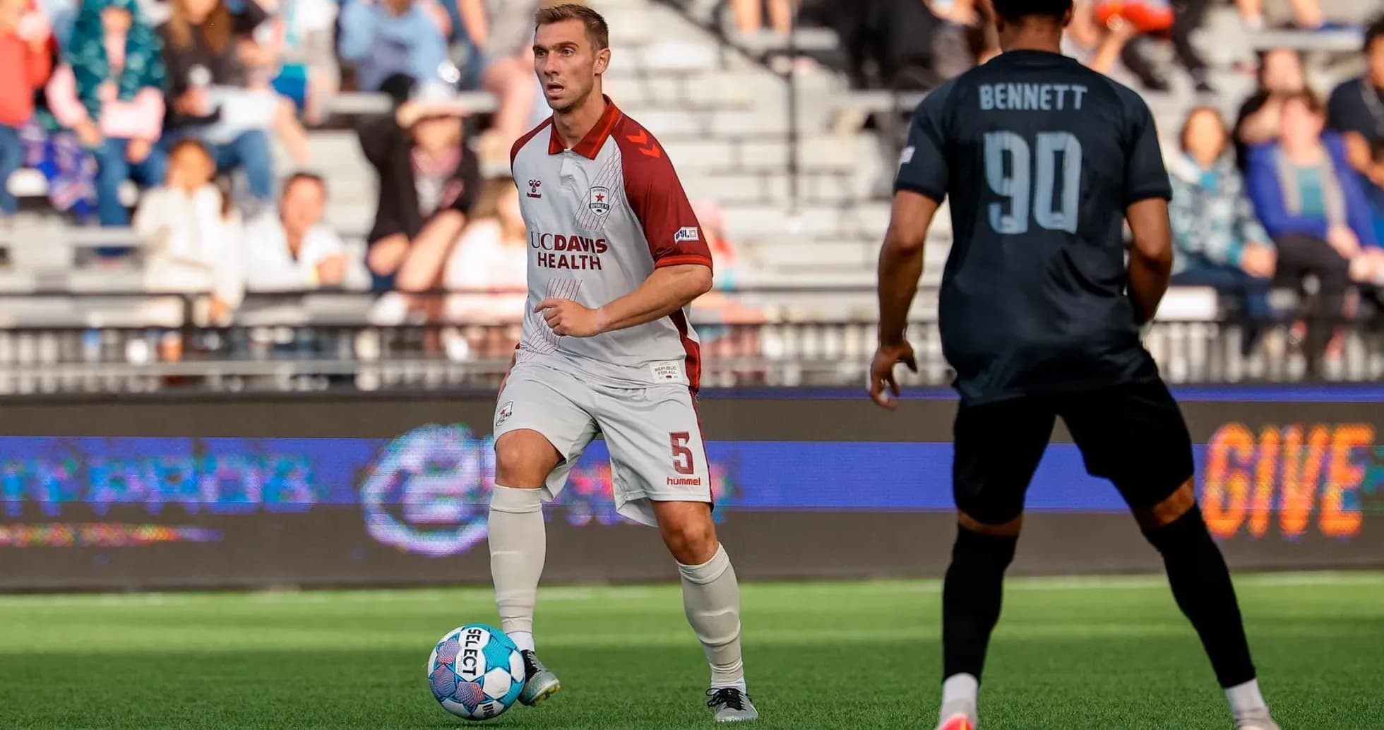 Jugador de Sacramento Republic en acción