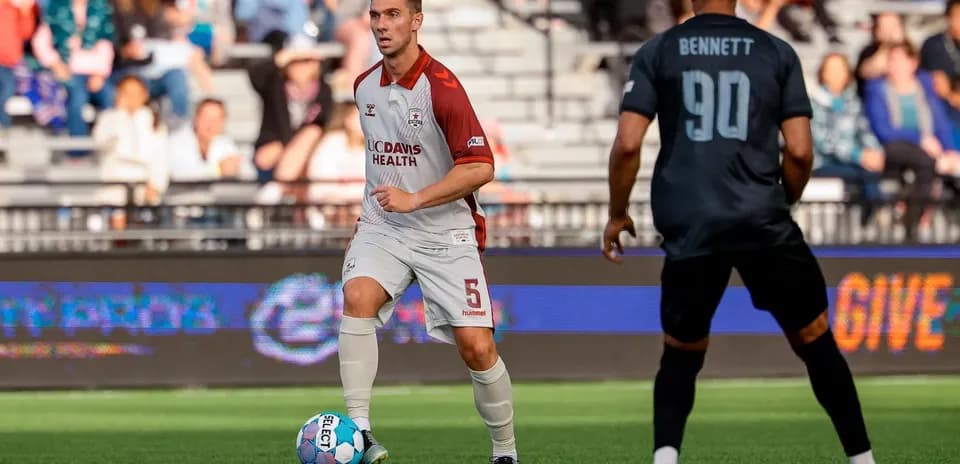 Jugador de Sacramento Republic en acción