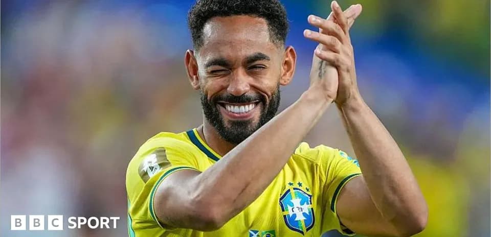 Jugador de Brasil aplaudiendo en el estadio