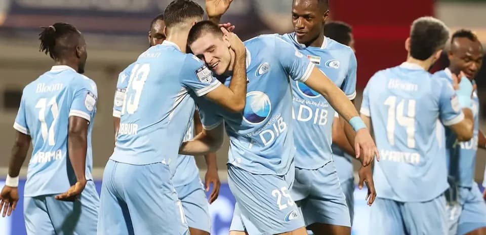 Jugadores de Al Wahda U23 celebrando un gol