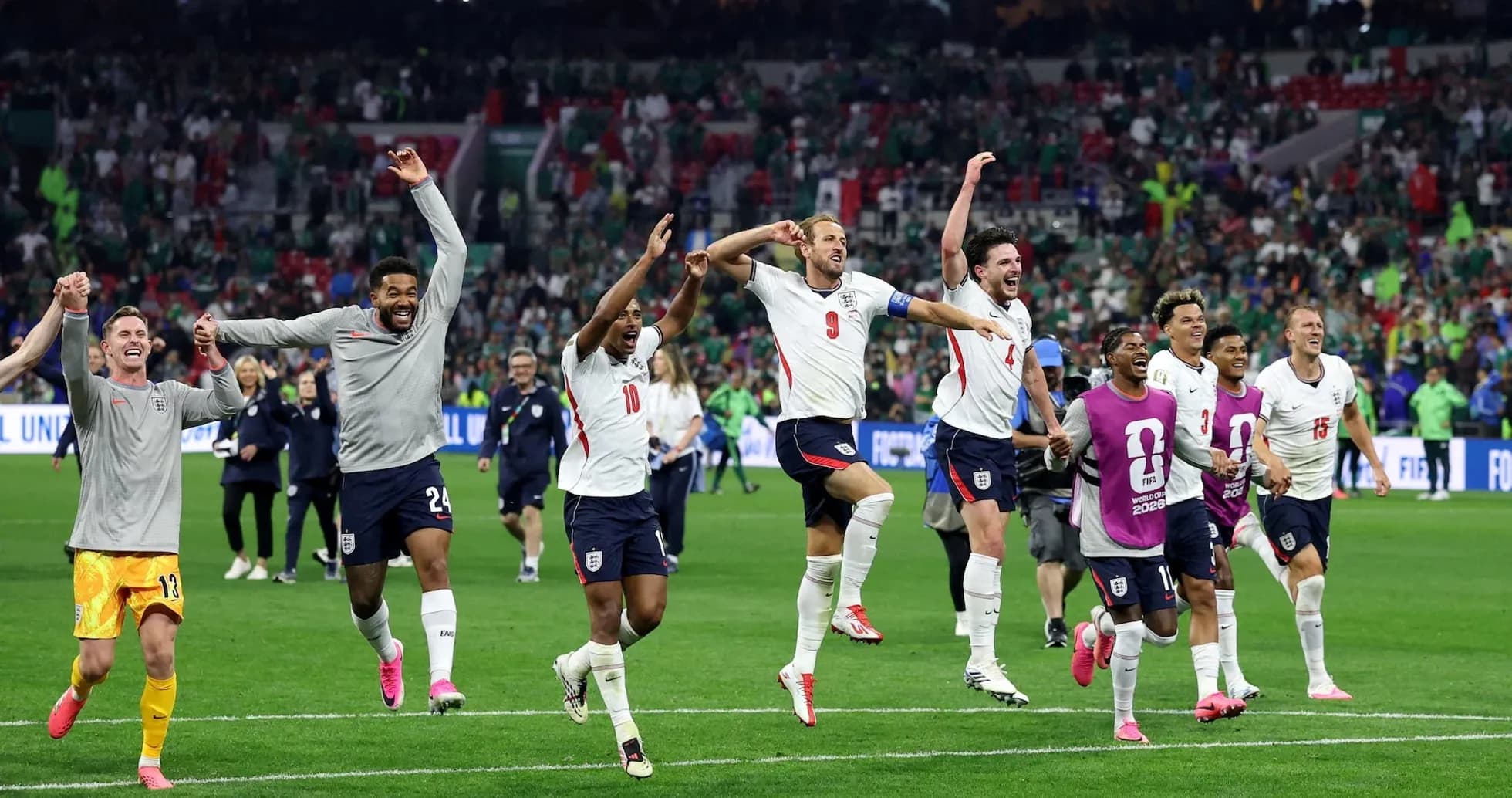 Jugadores de Inglaterra celebrando en el Mundial