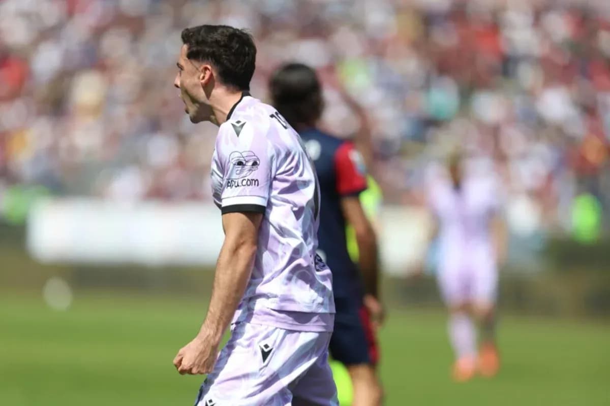 Jugador celebrando un gol en Cagliari vs Udinese