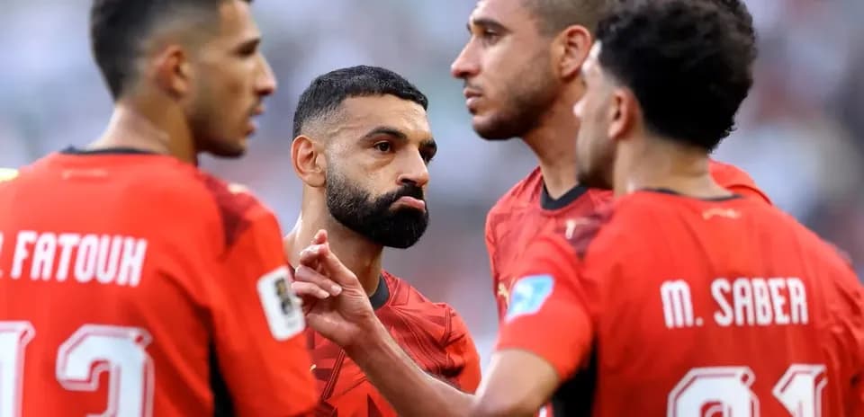 Jugadores de Egipto discutiendo en el partido