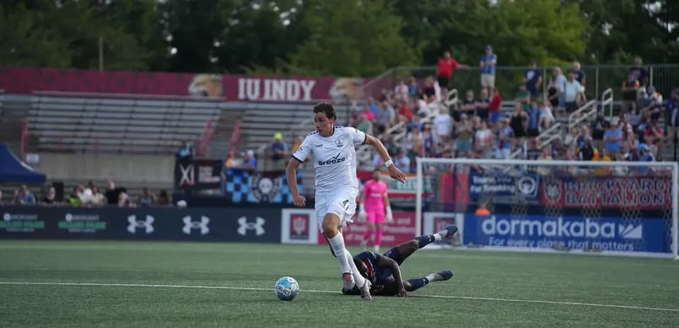 Jugador de Indy Eleven durante el partido