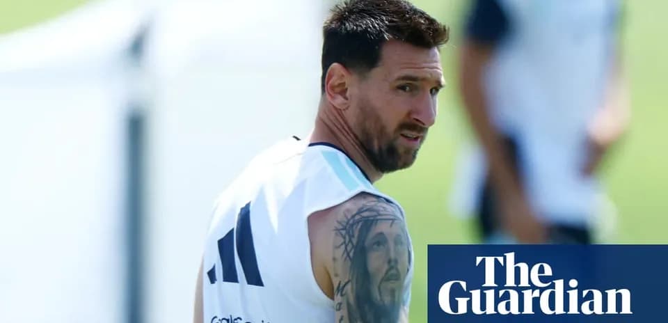 Lionel Messi entrenando con su equipo