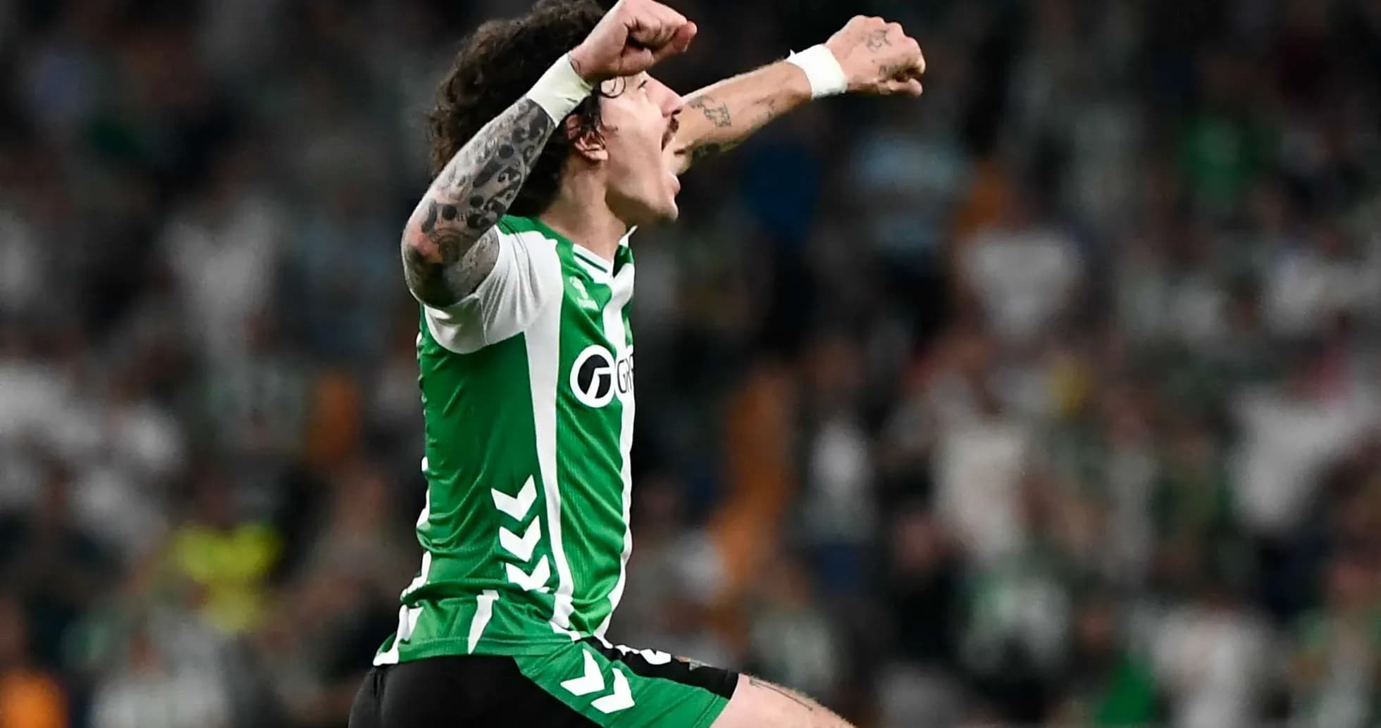 Jugador de Real Betis celebra un gol