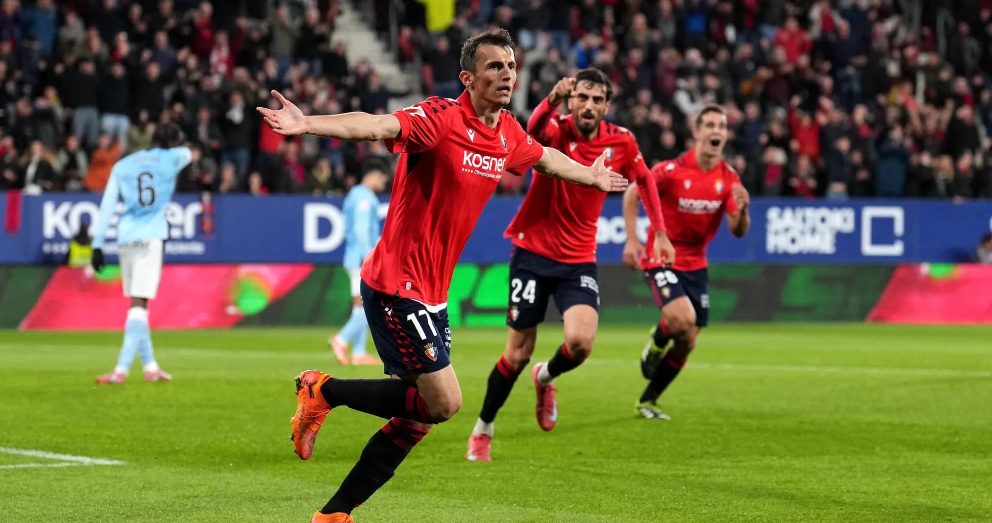 Celebración de jugadores de Osasuna en el partido