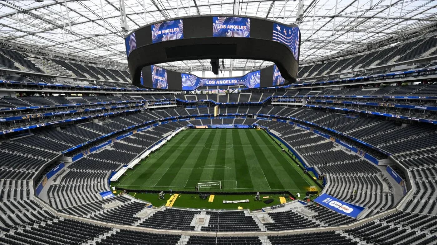 Vista del estadio SoFi con campo de fútbol