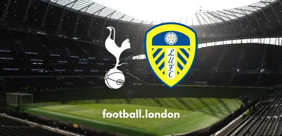 Estadio vacío con logotipos de Tottenham y Leeds