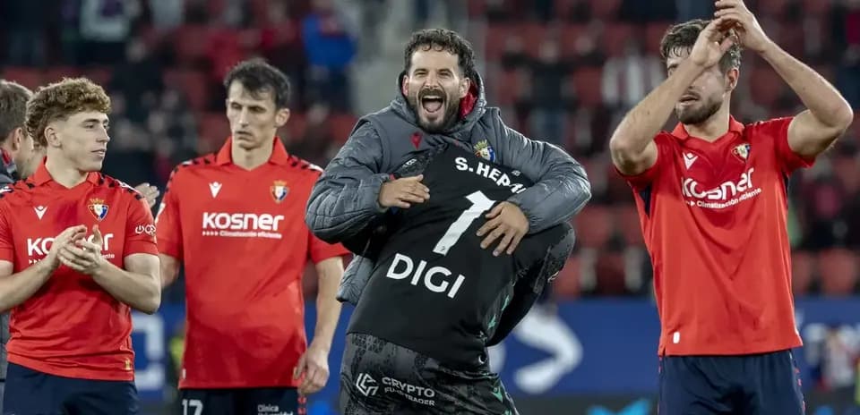 Jugadores de Osasuna celebrando tras el partido