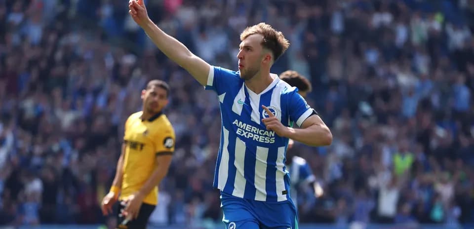 Jugador de Brighton celebrando un gol
