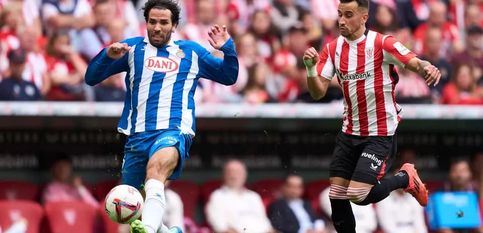 Match scene of Athletic Club vs Espanyol.