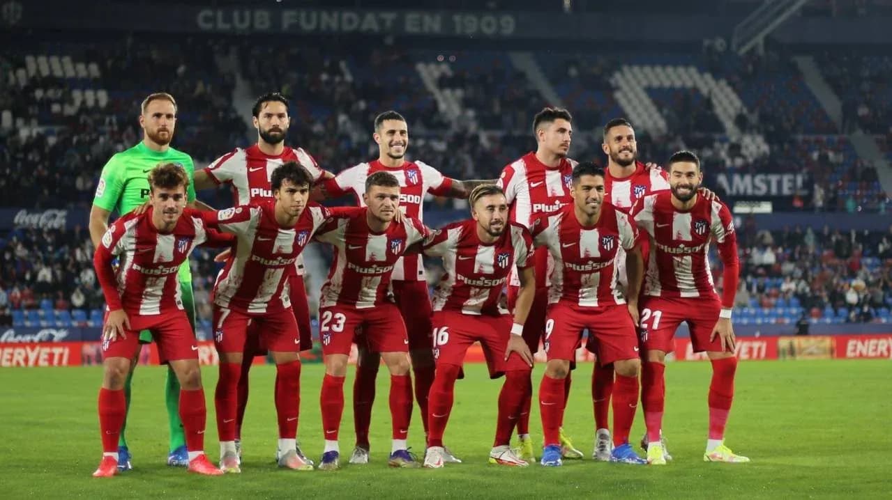 Jugadores de Atlético de Madrid en el campo