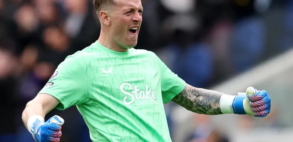Portero de Everton celebrando una jugada