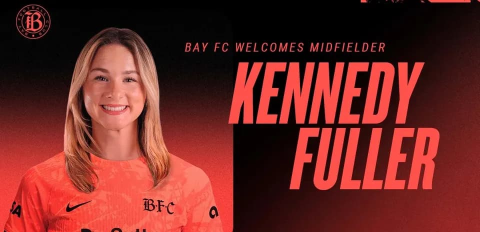 Kennedy Fuller sonriente en camiseta de Bay FC