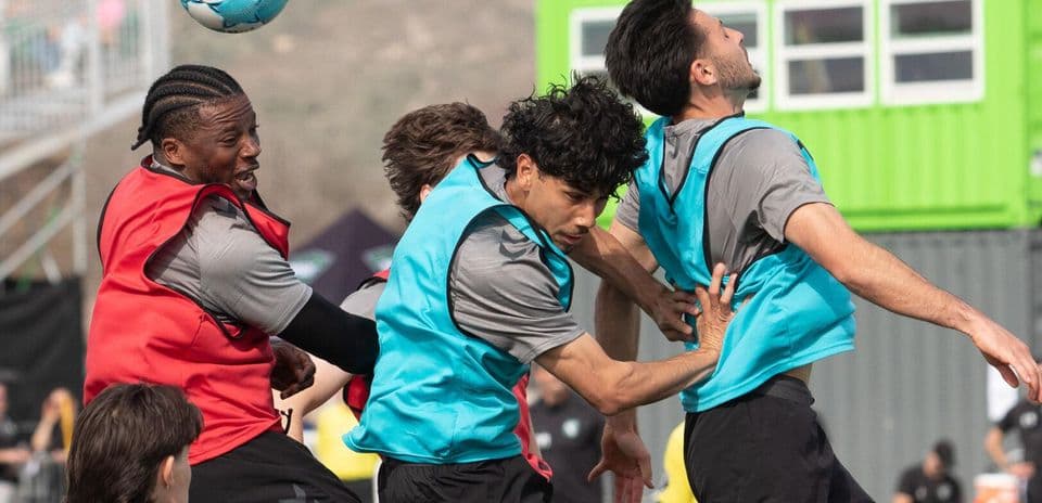 Entrenamiento de jugadores de Spokane Velocity