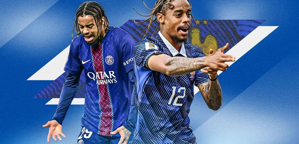 Jugador de PSG y selección señalando durante un partido