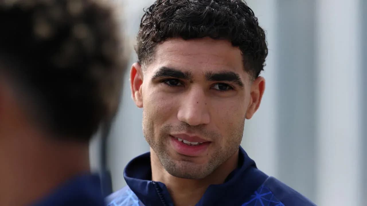 Jugador hablando durante sesión de entrenamiento
