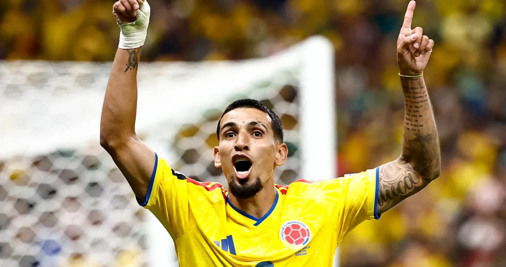 Jugador de Colombia celebrando un gol en partido