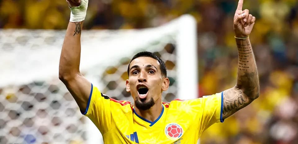 Jugador de Colombia celebrando un gol en partido