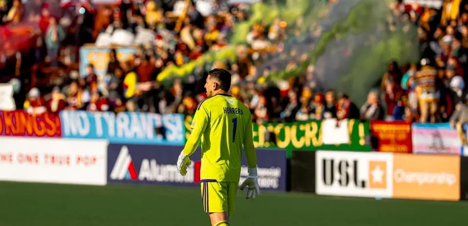 Portero durante el partido de fútbol