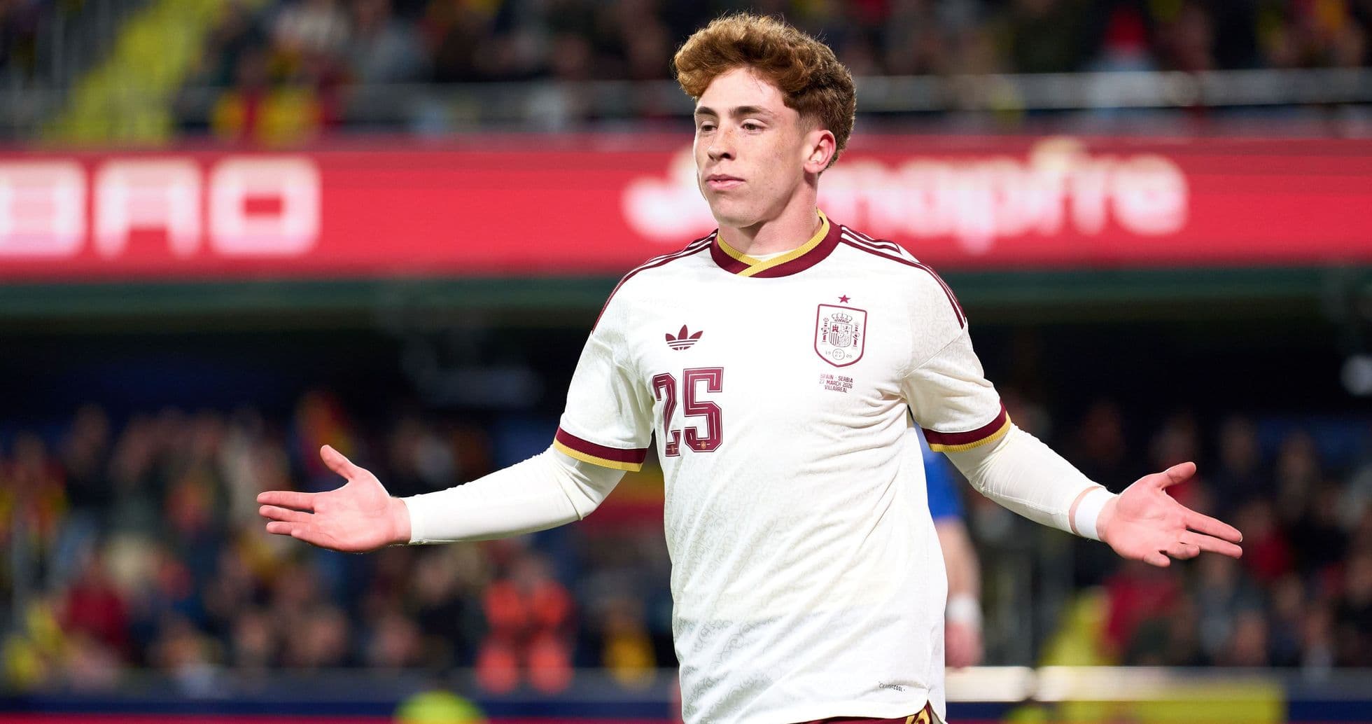 Liverpool asegura a Víctor Muñoz por £34 millones tras vencer a Newcastle en la puja