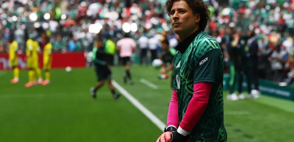 Por qué Guillermo Ochoa no juega con México esta noche y la historia que está creando en el Mundial