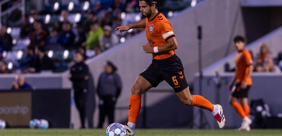 Jugador de Orange County SC durante el partido Jugador de Orange County SC durante el partido