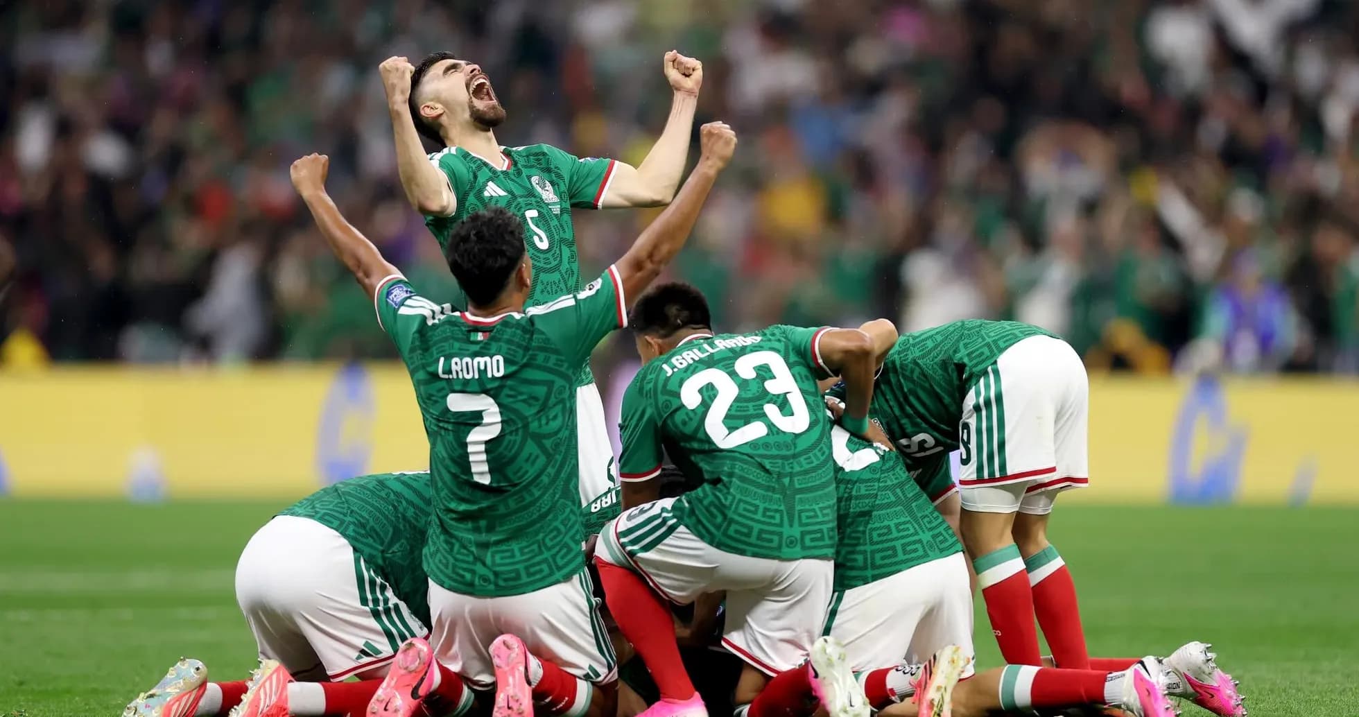 Jugadores de México celebrando un gol Jugadores de México celebrando un gol