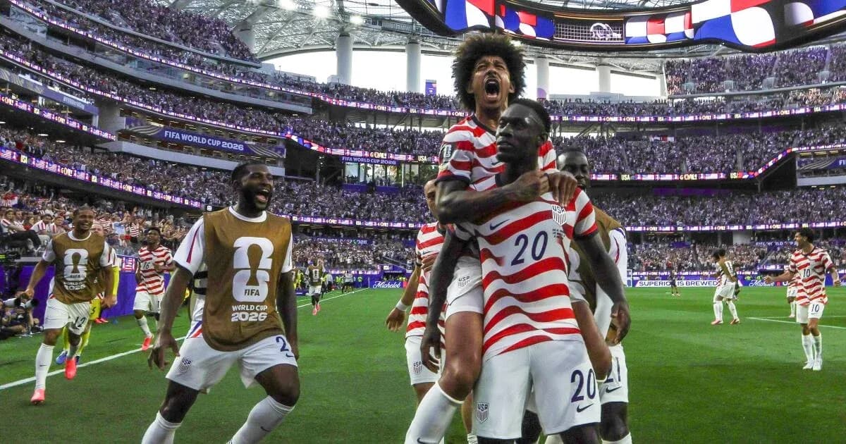 Jugadores de Estados Unidos celebrando un gol Jugadores de Estados Unidos celebrando un gol