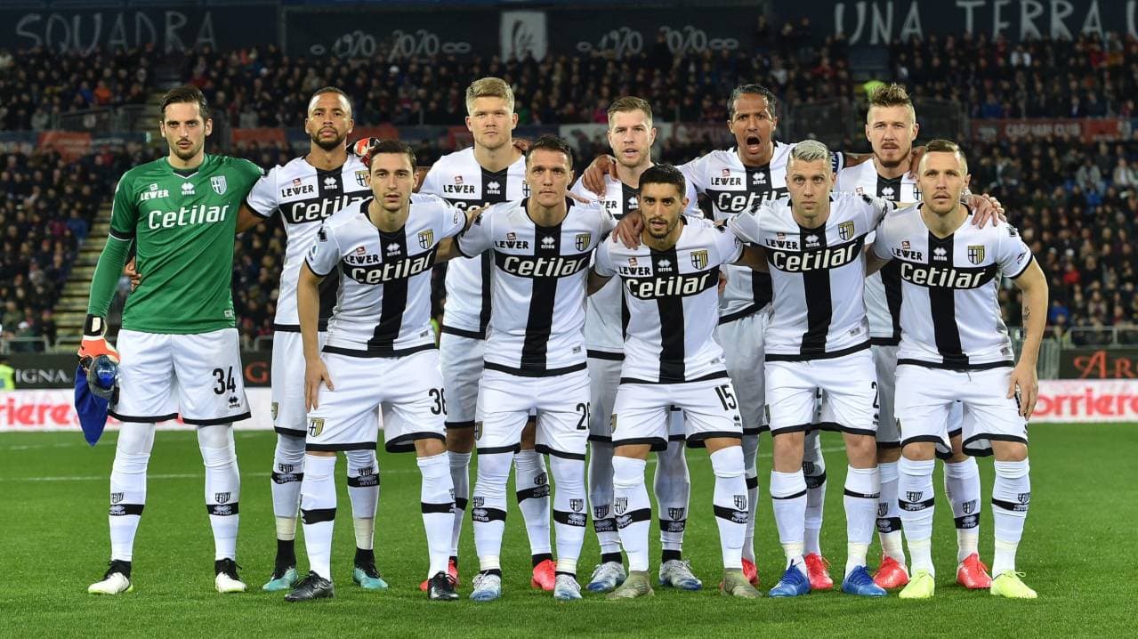 Equipo de Parma posando para la foto Equipo de Parma posando para la foto