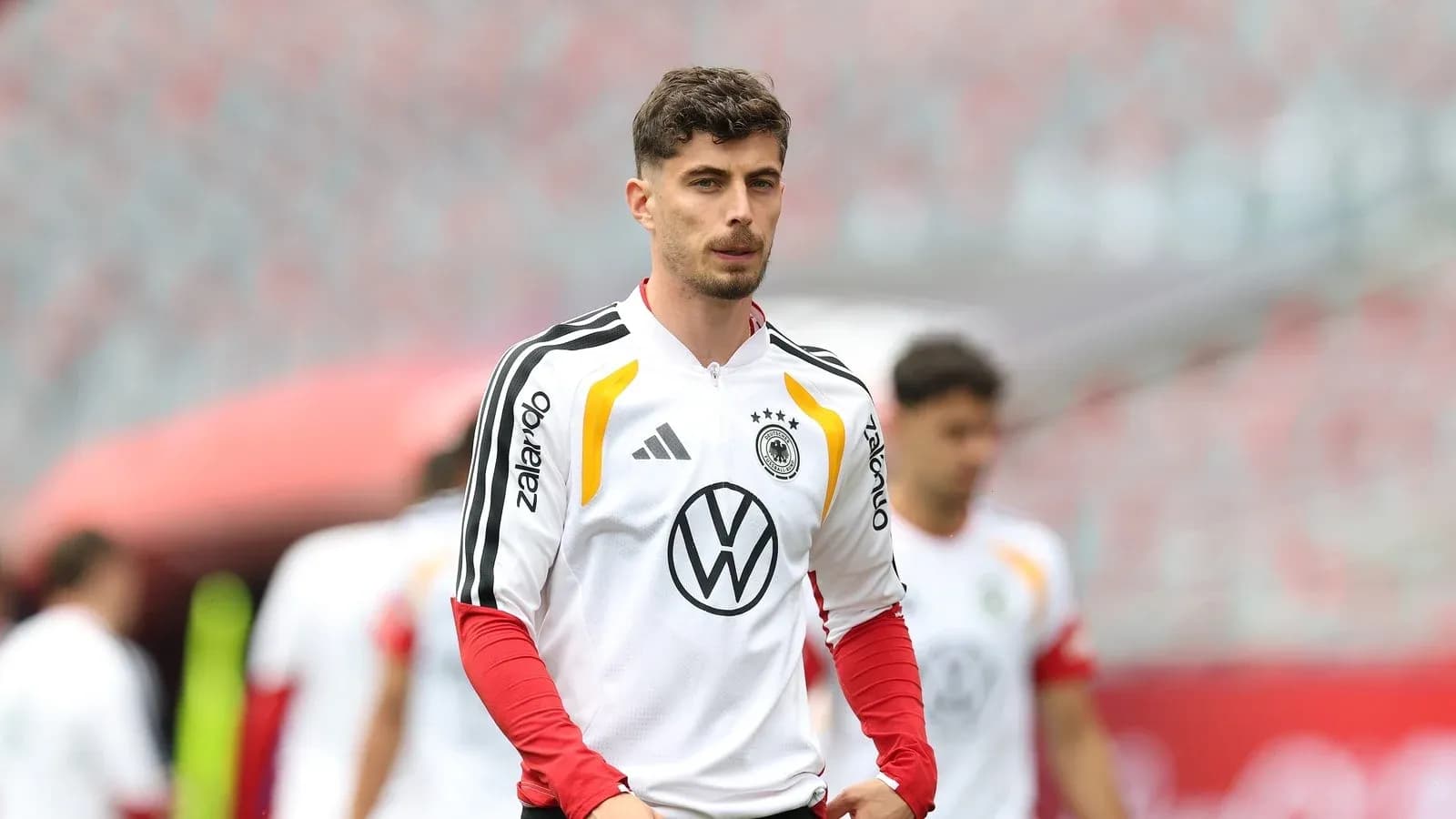 Jugador de Alemania en calentamiento previo al partido Jugador de Alemania en calentamiento previo al partido
